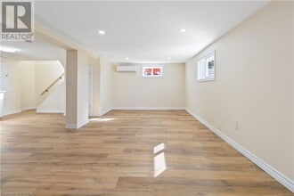 95 Fairview Dr in Brantford, ON - Building Photo - Building Photo