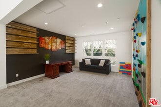 20248 Willoughby Ln in Los Angeles, CA - Building Photo - Building Photo