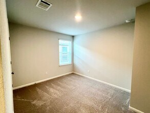 413 Alcatraz Loop in Jarrell, TX - Building Photo - Building Photo