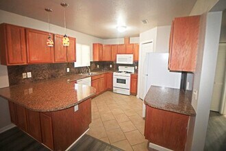 819 Zachry Dr in San Antonio, TX - Building Photo - Building Photo