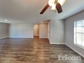 3170 Courtland Blvd in Deltona, FL - Foto de edificio - Building Photo