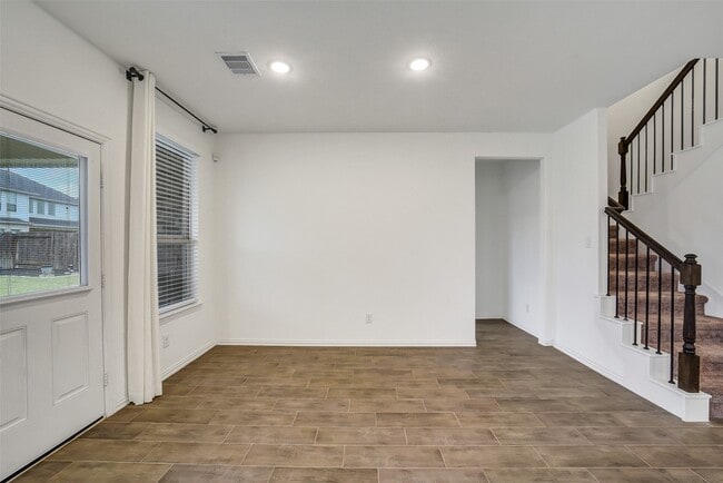 property at 31618 Donoso Dr