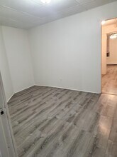 494 West Side Ave in Jersey City, NJ - Building Photo - Building Photo