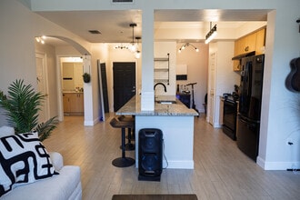 533 NE 3rd Ave, Unit 206 in Fort Lauderdale, FL - Building Photo - Building Photo