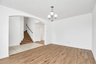 21818 Dimmett Way in Spring, TX - Foto de edificio - Building Photo