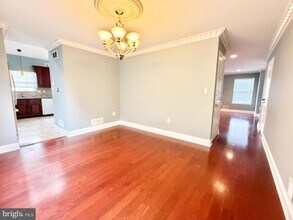 37 Richards Rd in Lawrence Township, NJ - Building Photo - Building Photo