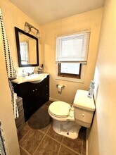 40-42-42 North Ave in Burlington, VT - Building Photo - Building Photo