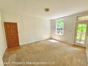 425 NE 70th Ave in Portland, OR - Building Photo - Building Photo