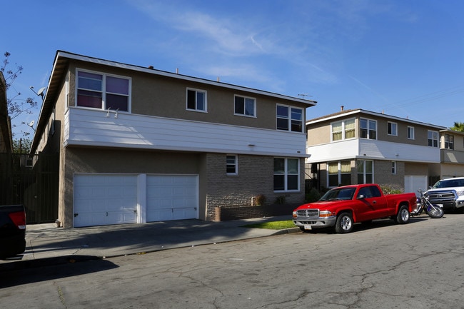 Cedar North Apartments