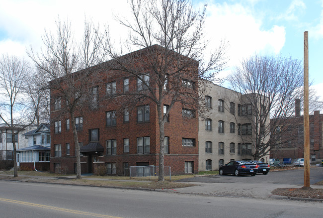 3219 Lyndale Ave S in Minneapolis, MN - Building Photo - Building Photo