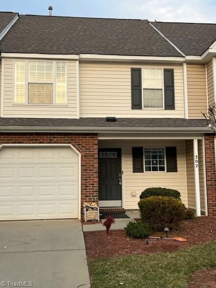 302 Mourning Dove Terrace in Greensboro, NC - Foto de edificio - Building Photo