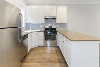 3852 N Southport Ave, Unit 2 in Chicago, IL - Foto de edificio - Building Photo