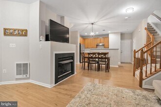42284 Terrazzo Terrace in Aldie, VA - Building Photo - Building Photo