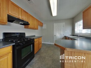 904 Bidwell St in Folsom, CA - Building Photo - Building Photo