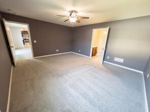 1093 Sunset Ave in Montrose, MN - Foto de edificio - Building Photo