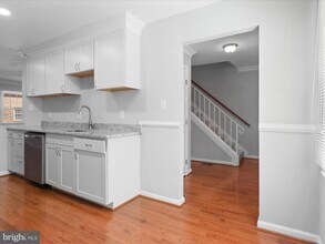 14824 Maidstone Ct in Centreville, VA - Building Photo - Building Photo