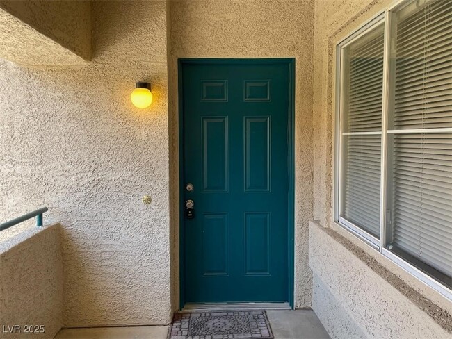 1529 Dallas Terrace in Henderson, NV - Building Photo - Building Photo