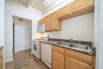 2786 Fairway Ave in Redding, CA - Building Photo - Building Photo