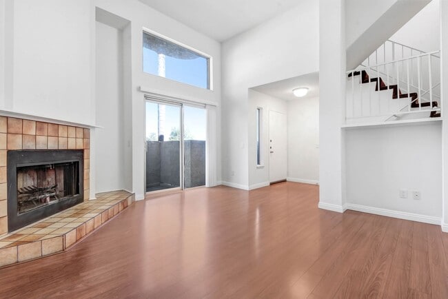 2048 S Bon View Ave in Ontario, CA - Building Photo - Building Photo