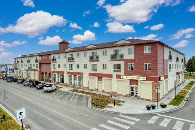 1010 Railway St in Crossfield, AB - Building Photo - Building Photo