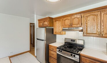 2550 W Winnemac Ave, Unit 1 in Chicago, IL - Building Photo - Building Photo
