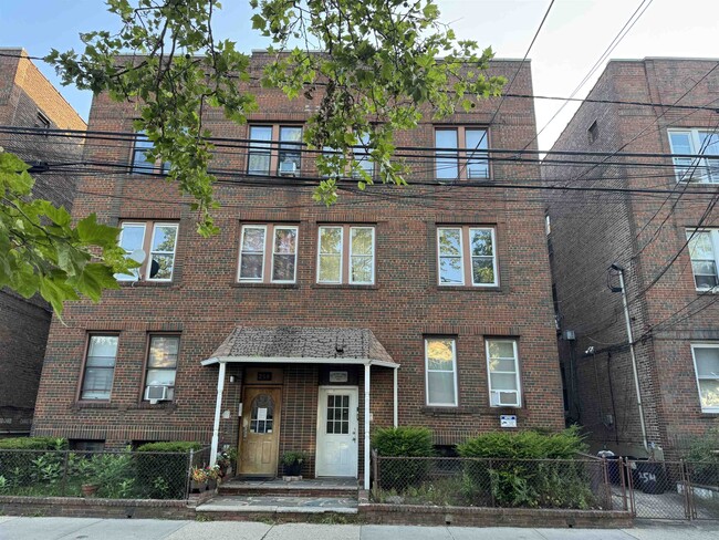 property at 256 Clendenny Ave