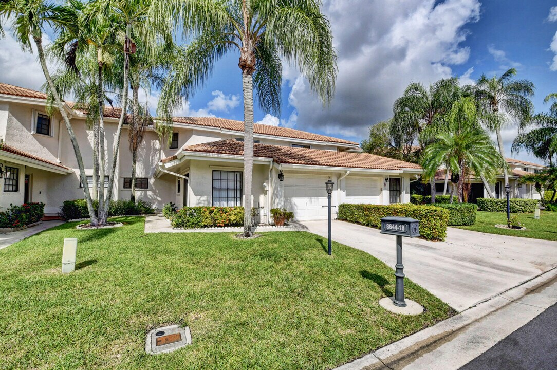 8644 Eagle Run Dr-Unit -18 in Boca Raton, FL - Building Photo
