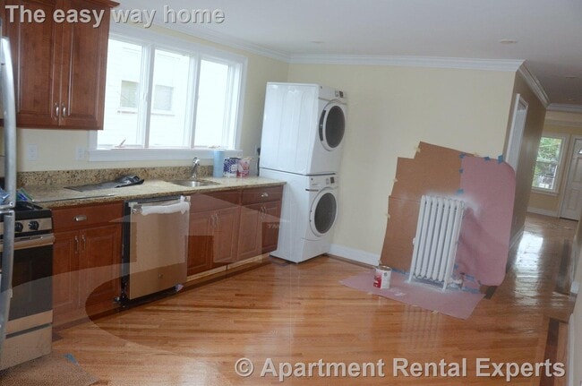37 Edgar Ave, Unit 2