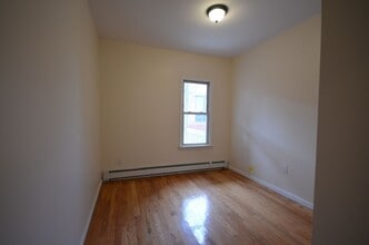 16 Chelsea St, Unit 1 in Boston, MA - Building Photo - Building Photo