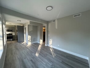 1131 Oak Ave, Unit 1139-2W in Evanston, IL - Foto de edificio - Building Photo