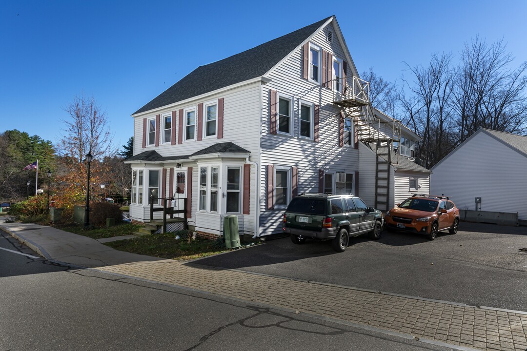 4 Water St in Newmarket, NH - Building Photo