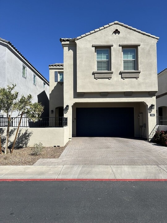 266 E Markwood Dr in Chandler, AZ - Building Photo
