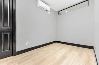 438 W 52nd St in New York, NY - Building Photo - Building Photo