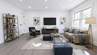 43 Yennicock Ave, Unit 2 in Port Washington, NY - Building Photo
