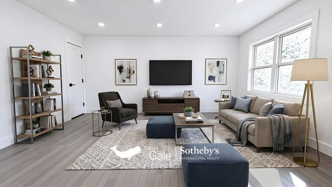 property at 43 Yennicock Ave