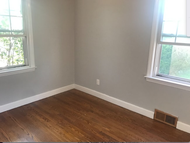 42 Greenfield Ave in Stratford, CT - Building Photo - Building Photo