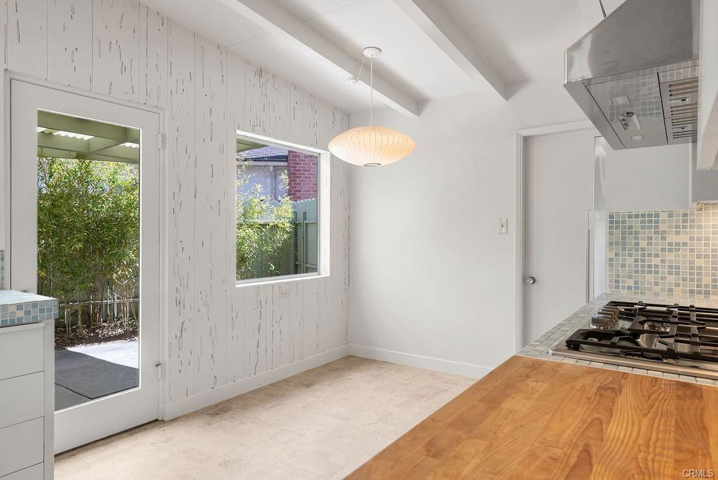 6305 W 78th St in Los Angeles, CA - Building Photo