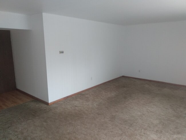 205 Rowland Ave, Unit 2 in Clifton, NJ - Building Photo - Building Photo
