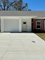 8073 Arnold Rd in Denham Springs, LA - Building Photo