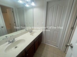 1925 Waterford Village Dr in Clemmons, NC - Building Photo - Building Photo