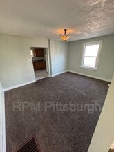 601 Farnsworth Ave in Clairton, PA - Building Photo - Building Photo