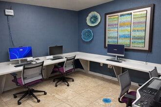 East Pointe Place II in Ft. Myers, FL - Foto de edificio - Building Photo