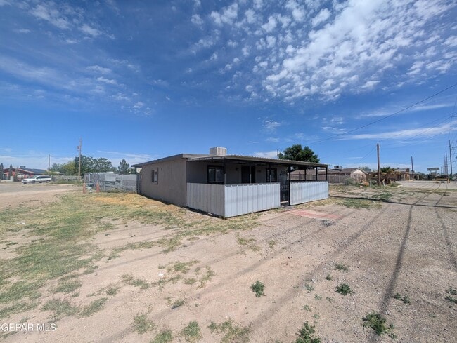 11841 Socorro Rd in San Elizario, TX - Building Photo - Building Photo