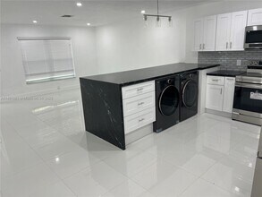 2010 NW 60th Ave, Unit 2010 in Sunrise, FL - Building Photo - Building Photo