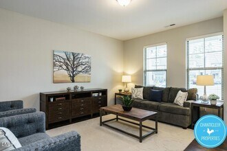 1119 Midtowne Way, Unit 20-105 in Durham, NC - Building Photo - Building Photo