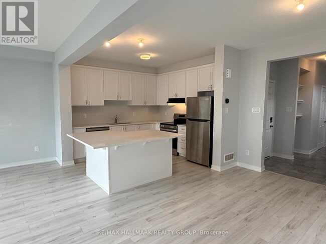 712 Quilter Row in Ottawa, ON - Building Photo - Building Photo