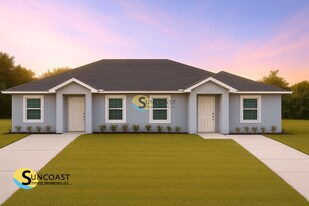 10388 Pendleton Ave in Englewood, FL - Building Photo