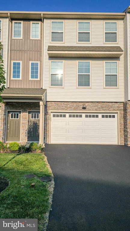 property at 1817 Shady Ln