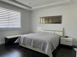 8162 NW 114th Pl in Doral, FL - Building Photo - Building Photo