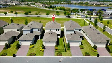 11015 Bostwick Aly in Oakland, FL - Building Photo - Building Photo